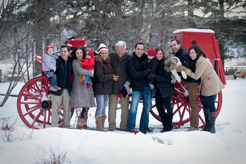 Miko Photography home for the holidays family portrait